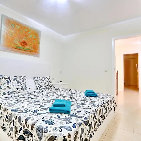 Large Villa With Pool In Madronal De Fanabe