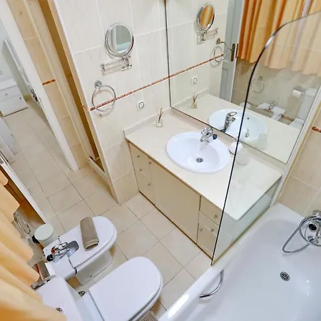 Villa Large Villa With Pool In Madronal De Fanabe *