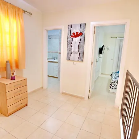 Large villa with pool in Madroñal de Fañabé Costa Adeje (Tenerife)