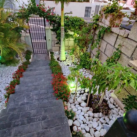 Large villa with pool in Madroñal de Fañabé Villa Costa Adeje (Tenerife)
