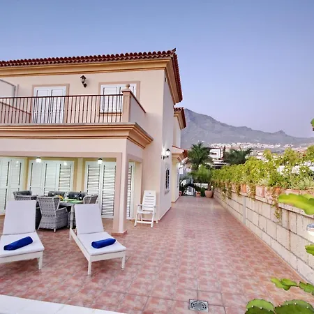 别墅 Large Villa With Pool In Madronal De Fanabe *