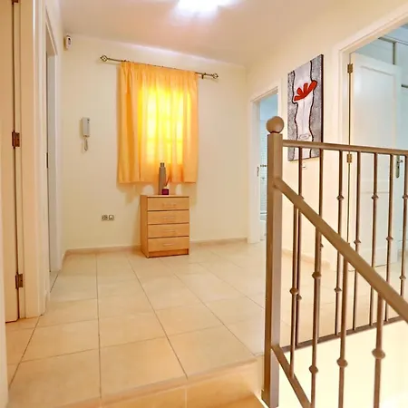 Large Villa With Pool In Madronal De Fanabe 别墅 阿德耶